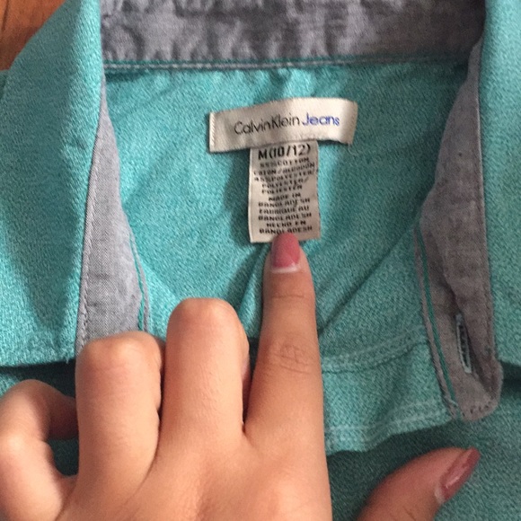 Calvin Klein short sleeve shirt!! - Picture 2 of 2